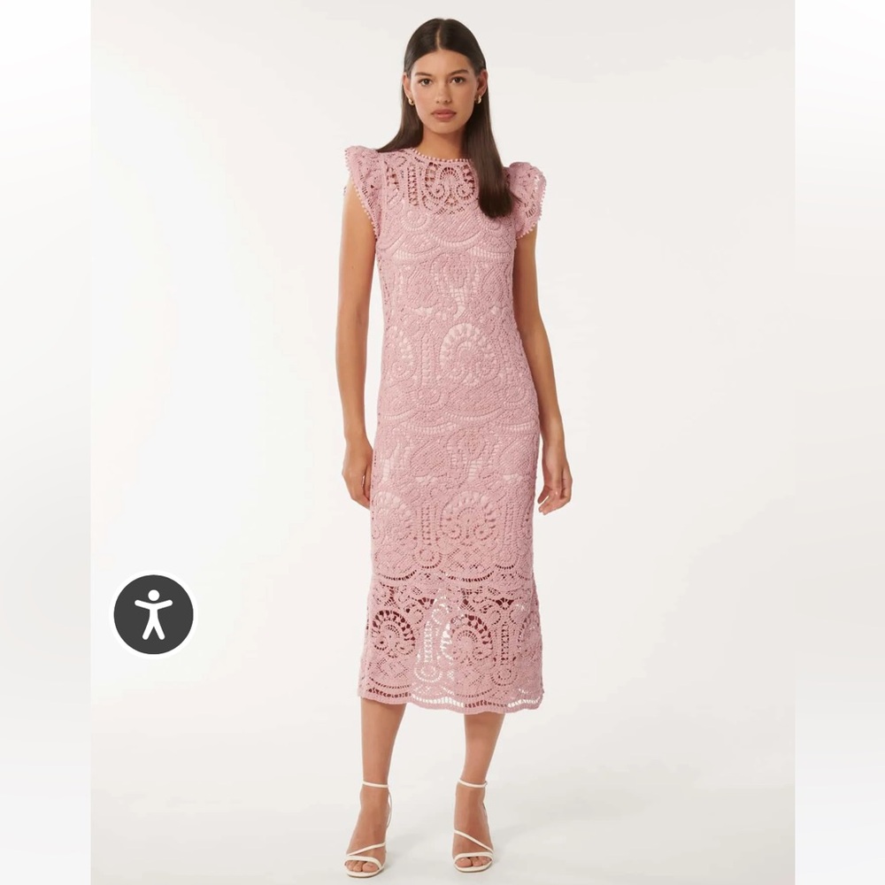 Ever new lace “Lily” dress in pink.